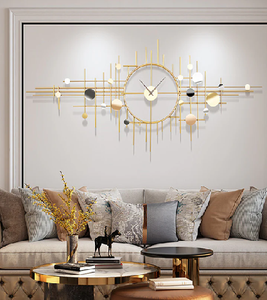 Reloj de rueda de bicicleta antiguo caprichoso. Una pieza de metal grande y rústica para una declaración única. Disponible a precios mayoristas. - Product Image 5