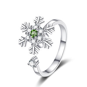 Bague rotative flocon de neige pour femmes, plaquée argent, design tendance, unique, sophistiqué, anti-stress, cadeau de noël - Product Image 4