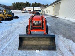 Tractor Agrícola de Ruedas Kioti de Primera Calidad de 40hp, 50hp y 60hp con Pesas Delanteras y Bomba 2WD para Agricultura - Product Image 2