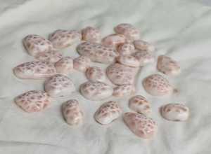 Vente en gros taille libre pierre précieuse Larimar de couleur rose coupe naturelle en vrac pour l'utilisation de bijoux et de colliers - Product Image 3