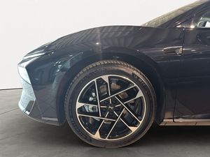 Berline P7 PLUS 2025 d'occasion en excellent état, transmission automatique, 313 CV, à vendre - Product Image 2