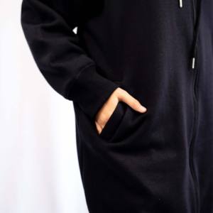 Vêtements islamiques pour femmes de haute qualité, robe courte avec hijab intégré, sweat à capuche modeste, tissu tricoté pour la saison hivernale, devant - Product Image 4