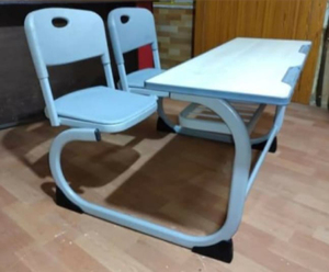 Meilleur prix Mobilier scolaire moderne et intelligent en plastique pour salle de classe Ensemble de bureau et chaises durables pour étudiants - Product Image 2