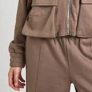 Sweat-shirt pour femmes de haute qualité en gros pour les acheteurs en gros avec des poches cargo pour plus de confort et un logo personnalisable 2026 - Product Image 3