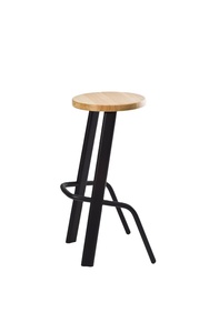 Elegante Taburete de Bar Moderno con Estructura de Hierro, Silla Alta para Cafetería, Tapizada en Cuero, para Uso en Interiores y Exteriores, Modelo METAL WAVE 90143 - Product Image 5