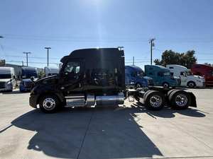 รถบรรทุกมือสอง Cascadia 126 Sleeper ปี 2021 ขายดี - รุ่นหลังคากลาง 505 แรงม้า เกียร์อัตโนมัติ Dt12 12 สปีด พร้อมส่งทั่วโลก - Product Image 3