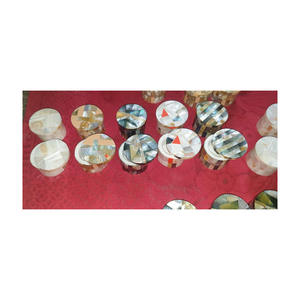 VAISHNAVI HANDICRAFTS GATEWAY Boîte à bijoux ronde en nacre faite à la main avec incrustation aléatoire, couleurs mélangées, taille 7,5 cm - Product Image 4