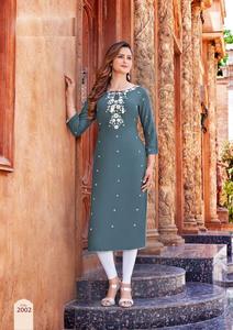 Kurtis prêts à porter pour femmes, en rayonne tissée avec broderie en fil de coton, style Inde et Pakistan, pour la vente en gros - Product Image 4
