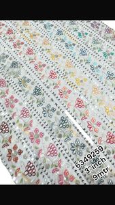 Cordones Bordados florales hechos a medida ideales para diseñadores de ropa y tiendas de suministros de recorte para reventa con tela de lentejuelas - Product Image 4