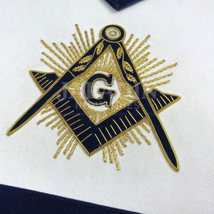 Nuevos Delantales Masónicos Ajustables Personalizados con Bordado 3D en Terciopelo y Bordado a Mano en Oro, Hechos en Pakistán - Product Image 3