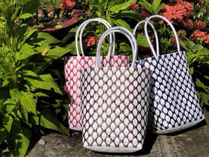 Bolsa tejida de plástico ecológica Diseño vibrante para compras de comestibles y actividades al aire libre - Product Image 2