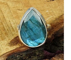 Elegante corte labradorita 925 plata esterlina forma de pera anillo de piedras preciosas naturales joyería de diseñador hecha a mano para mujeres - Product Image 1