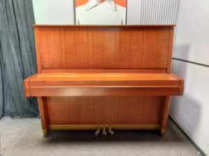 Piano Vertical Yamaha U7 Marrón para Músicos Profesionales, Piano Japonés Usado de Segunda Mano, Madera Maciza, 88 Teclas, Serie U-7 U - Product Image 2