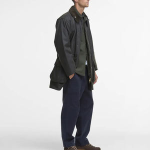 Chaqueta ecológica impermeable encerada con logotipo frontal y cuello con capucha de estilo callejero de lona pesada de nailon 100% personalizada para hombre - Product Image 3