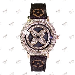 Montre élégante en moissanite florale avec cadran clouté de cristaux avec design de pétales et bracelet en cuir de créateur pour chic et glamour intemporel - Product Image 6