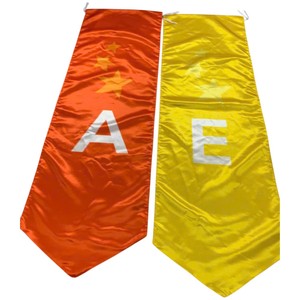 Drapeau promotionnel durable en polyester satiné imprimé numériquement, bannière suspendue en forme de larme pour les écoles bilingues internationales Wellspring - Product Image 5