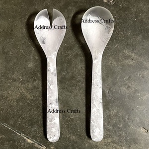 Juego de servidor de ensalada de resina de calidad superior, juego de cuchara de ensalada de resina de remolino blanco de estilo nórdico, herramientas de cocina, herramientas decorativas para ensalada de resina - Product Image 1