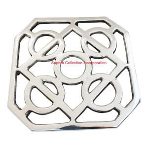 Salvamanteles de Metal de aluminio cuadrado de primera calidad para cocina y mesa de comedor, almohadilla caliente decorativa con nudo celta con acabado plateado pulido - Product Image 1