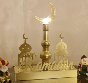 Lanterne décorative en métal de qualité supérieure pour la décoration d'hôtel, très tendance, lanterne en métal de qualité supérieure à prix de gros en provenance d'Inde - Product Image 1