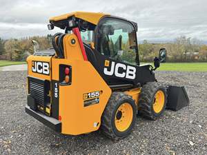 รถตักล้อยาง JCB 155 สีเหลือง เครื่องยนต์ดีเซล สำหรับงานก่อสร้าง ฟาร์ม และอาคาร - Product Image 2