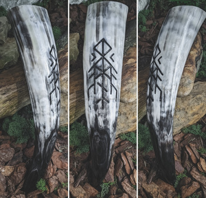 Authentique tasse en agate polie Viking Corne à boire de haute qualité avec support en bois Produit d'artisanat naturel sans danger pour les aliments et résistant aux fuites - Product Image 1