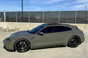 Conduite abordable - Véhicule d'occasion avec conduite à gauche |   Conduite à droite |   2023 PORRSCHSSE TAYYYCANNN GTS SPORTTTSS TURISMOSS - Product Image 2