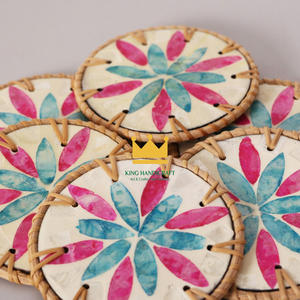 Dessous de verre ronds en rotin fabriqués à la main avec carreaux incrustés colorés Tapis de boisson écologiques vietnamiens pour la cuisine et le restaurant - Product Image 3