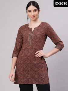 Kurtis cortos de algodón de lujo para uso diario e informal de la India con estampado elegante para el trabajo diario, Top de lujo con precio bajo, la mejor calidad - Product Image 2