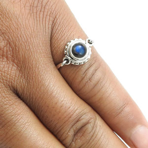 Design luxueux fait à la main en argent sterling 925 100% pierres précieuses en labradorite naturelle anneaux de pierre de naissance pour femmes aux prix de gros - Product Image 3