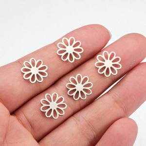 Charmes de fleurs faits à la main en argent sterling pendentif personnalisable faisant des bijoux - Product Image 1