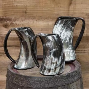 Chope médiévale en corne naturelle fabriquée à partir de vraie chope de bière en corne de buffle polie à la main - Product Image 2