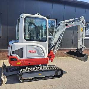 Miniexcavadora Takeuchi TB225 de 2.5 Toneladas Usada/Nueva, Motor Diésel Yanmar, Excavadora Hidráulica Compacta, Equipo de Construcción - Product Image 1