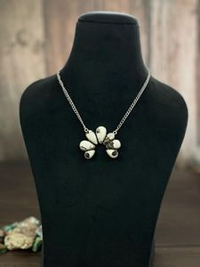 Collar hecho a mano de plata de ley algodón caramelo blanco búfalo Rosa Dalia Naja joyería para mujer accesorio de diseñador elegante - Product Image 5