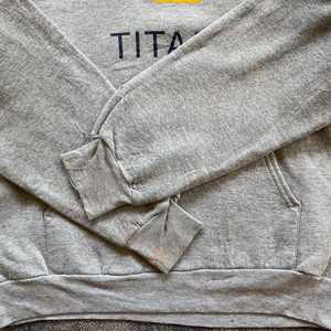 2025 Offre Spéciale jeunesse sale Sport à capuche pour hommes haute qualité 80% coton 20% Polyester TITANS EMBRIODERY PULLOVER HOODIE - Product Image 3