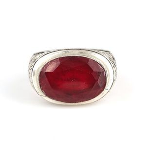 Anillo GRS de plata 925 con baño de rodio, diseño geométrico ovalado hecho a mano, con piedra roja de 17.53g, para uso diario. - Product Image 5