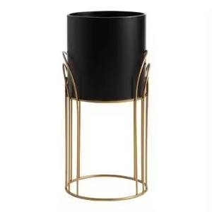 Lot de 2 pots de plantes d'intérieur modernes en métal doré avec support au design unique inclus pour la décoration de jardin et de bureau à domicile - Product Image 3