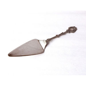 Bright Collection Top Grade Factory Direct Custom Metal Gold Mirror Pulido Cake Knife & Server Heart shape End Handle - Product Image 2