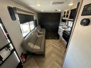 Usado, 2024, F-o-r-e-s-t River Xlr Micro Boost 19XLRE con Alto Rendimiento, Disponible para la Venta - Product Image 6