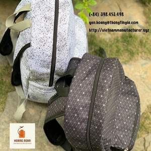 Mochila de estudiante de color blanco y negro Logotipo personalizado 40X29X13 CM Hecho de poliéster con impresión de puntos - Product Image 4