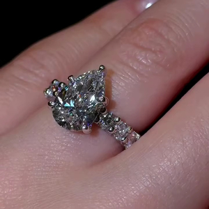 Bague de fiançailles en moissanite taille poire 11x9 mm, micro pavé, bande éternelle, pavé à griffes, plaqué or blanc, bijoux fins - Product Image 2