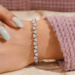 Pulsera de Moda, Joyería de Oro Blanco con Diamantes, Diamante de Corte Redondo para Regalo de Cumpleaños y Aniversario - Product Image 1