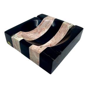 Cendrier carré contemporain artistique en résine sans fumée avec couleur personnalisable pour la maison et plus encore - Product Image 3