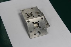 Services d'usinage CNC spécialisés basés au Vietnam, y compris l'électroérosion à fil et le brochage pour les matériaux en acier inoxydable - Product Image 4