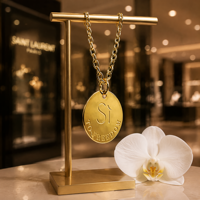 Collier avec pendentif plaqué or, logo gravé au laser personnalisé, bijoux de marque de luxe, OEM ODM