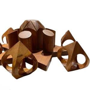 Servilletero de madera hecho a mano, perfecto para complementar las exhibiciones de comedor rústicas elegantes durante las vacaciones - Product Image 6