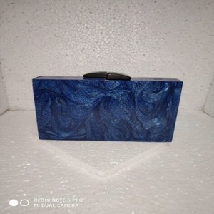 กระเป๋าคลัทช์ทรงสี่เหลี่ยมทำจากแก้วทำด้วยมือดีไซน์แบบพับได้และเป็นมิตรกับสิ่งแวดล้อมและกันน้ำ - Product Image 3