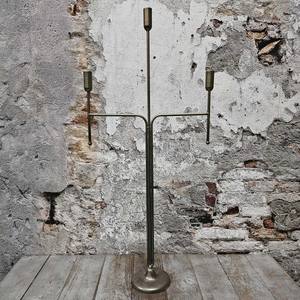 Bougeoir en métal fait main avec motifs complexes Design de qualité supérieure pour une décoration de maison élégante et une ambiance romantique - Product Image 2