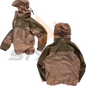 Personnaliser le style et la conception Streetwear Polyester Softshell imperméable Sports de plein air course coupe-vent veste de pluie pour hommes - Product Image 2