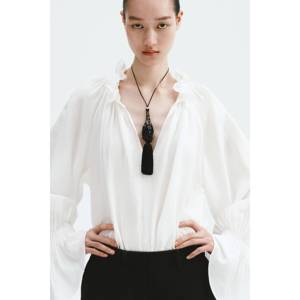 Collar con Colgante Chapado en Oro de Última Tendencia, Diseños Diversos: Cruz, Borla, Ala de Mariposa, Opciones de Latón, Diamante, Serpiente/Eslabones - Product Image 1