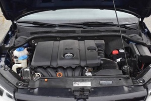 Sedán Turbo Usado del 2012, Volante a la Izquierda, Asientos de Cuero, Interior Claro - Product Image 2